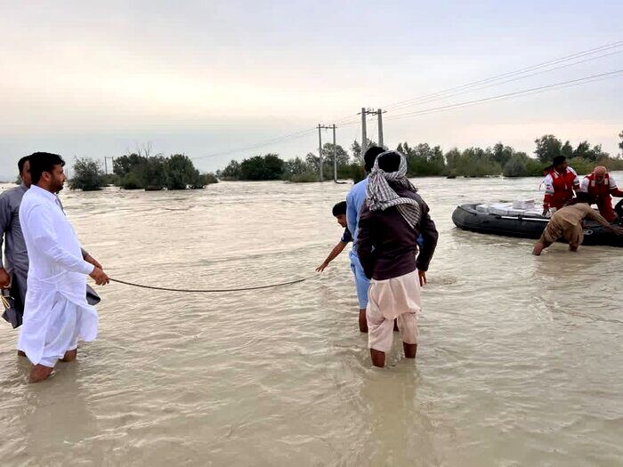 دستور فرمانده کل ارتش برای کمک‌رسانی به سیل زدگان سیستان‌وبلوچستان