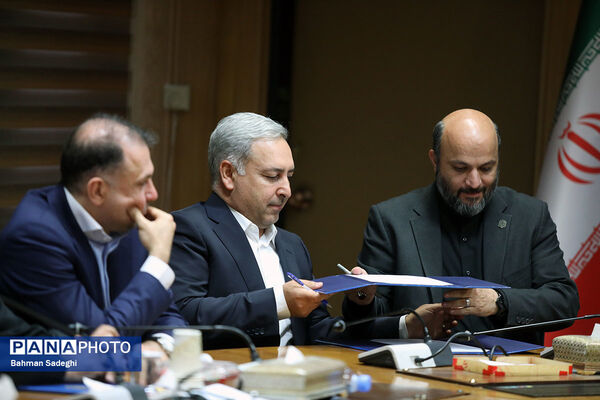 امضای تفاهم‌نامه‌ وزارت آموزش و پرورش و شرکت‌های خودروساری، صنعتی و معدنی کرمان