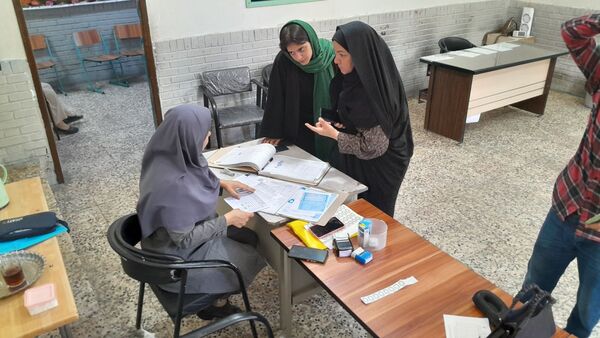 هدایت تحصیلی دانش آموزان پایه نهم دبیرستان میثاق منطقه تبادکان مشهد