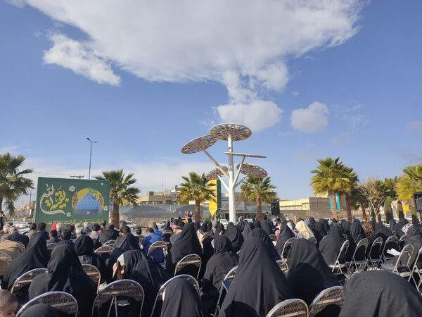 دعای ندبه باشکوه در آستانه میلاد حضرت مهدی(عج) در میدان حج یزد