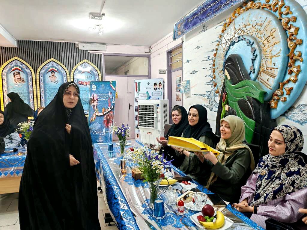 هفته معلم فرصتی برای قدردانی واقعی و پیوند حضوری با معلمان و آنلاین با دانش‌آموزان است