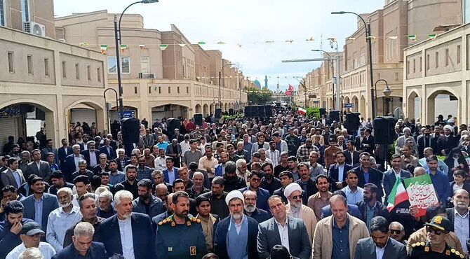 حضور باشکوه مردم بم در ۲۲ بهمن