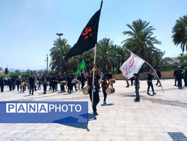 پیاده‌روی دلدادگان جامانده از کربلا در حاجی‌آباد