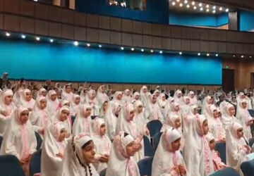 فرشتگان زمینی، جشن تکلیفتان مبارک 