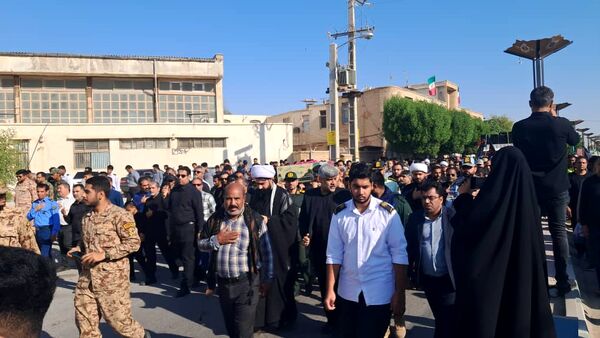 تشییع باشکوه شهید گمنام با بدرقه پرشور دانش‌آموزان