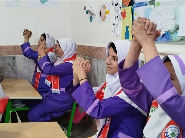بازدید ارزیاب کشوری سازمان دانش‌آموزی در مدارس تمام پیشتاز شهرستان فاروج