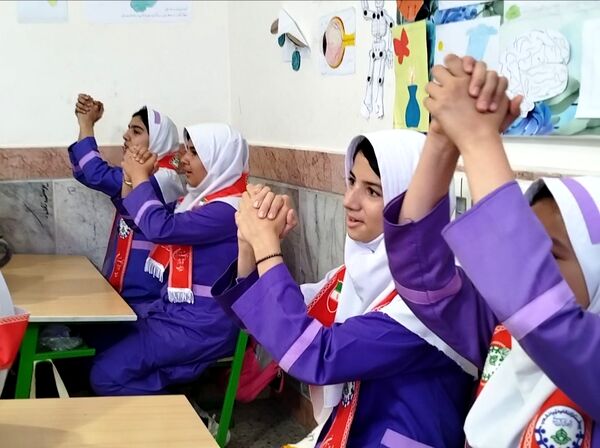 بازدید ارزیاب کشوری سازمان دانش‌آموزی در مدارس تمام پیشتاز شهرستان فاروج