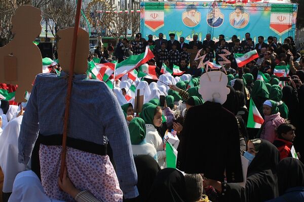 حضور پرشور مردم بهارستانی در راهپیمایی ۲۲ بهمن
