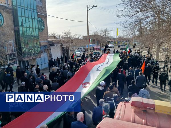 حضور باشکوه مردم کندر در راهپیمایی ۲۲ بهمن
