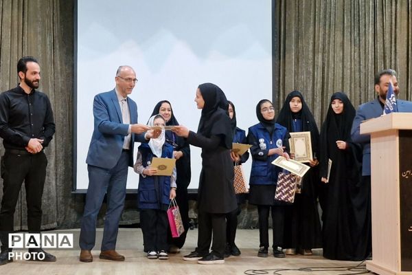 تبیین اهمیت رسانه در تربیت