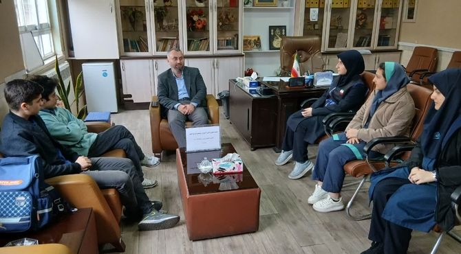 تقدیر از برگزیدگان جشنواره داناب