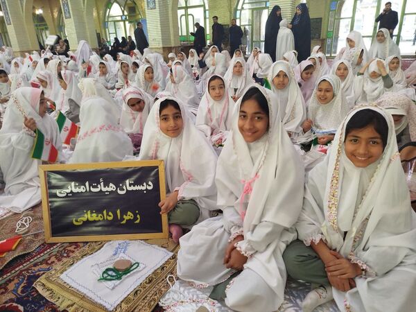 بزرگ‌ترین مراسم جشن تکلیف دانش‌آموزان پایه سوم ابتدایی شهرستان مراغه 
