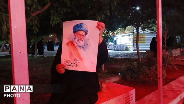امشب نهاوندی ها پرچم ایران را به اهتزاز در آوردند