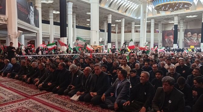 بیعت فرهنگیان و دانش‌آموزان شیراز با آرمان‌های رهبر شهید
