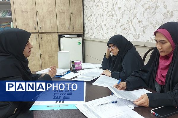 آغاز فرآیند مصاحبه کارکنان تخصصی توسط کمیته ارزیابی شناسایی معلم نمونه منطقه کهریزک 