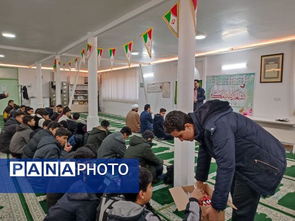 جشن ولادت باسعادت حضرت مهدی (ع) در دبیرستان نمونه آیت‌الله خامنه‌ای