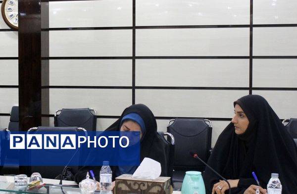 جلسه ستاد راهبری نظام مراقبت اجتماعی دانش‌آموزان (نماد) آموزش و پرورش استان بوشهر