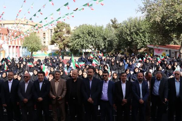 برگزاری آیین متمرکز بازگشایی مدارس در دبیرستان فاطمیه کرج
