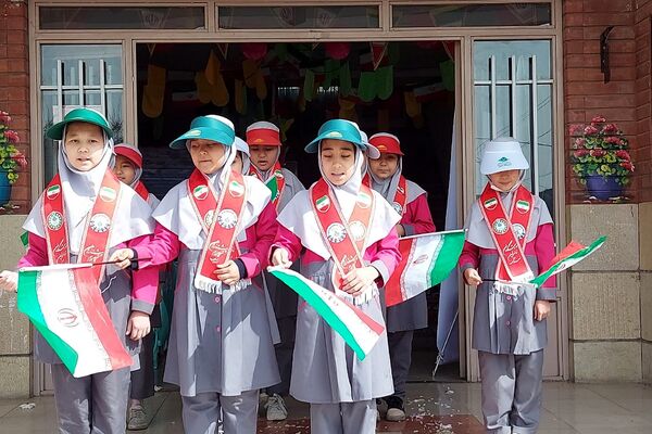 برگزاری جشن احسان و نیکوکاری در دبستان حکیم نظامی کهریزک 