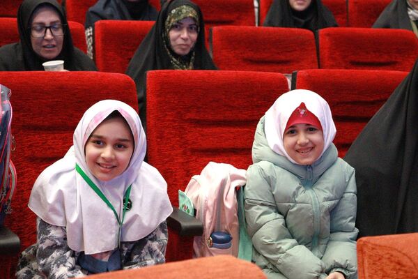همایش رویداد سراسری «تهران، شهر نماز» با محوریت «نماز شکوفه‌ها» 