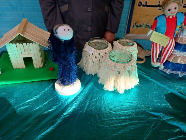 برگزاری رویداد "هفته ماها" در دبیرستان پاینده اهواز
