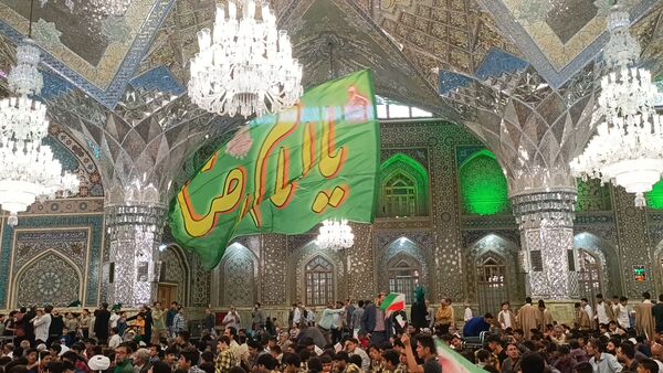 اجتماع 5 هزار نفری نوجوانان دانش آموز در حرم مطهر رضوی 