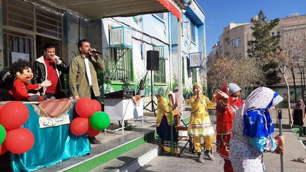اجرای برنامه فرهنگی و عروسکی پیک دانایی در دبستان نیایش
