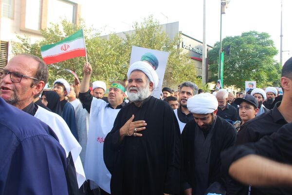 حماسه حضور نوجوانان کفن‌پوش قمی در راهپیمایی «عهد خون»