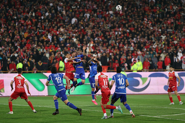 دیدار تیم‌های استقلال و پرسپولیس