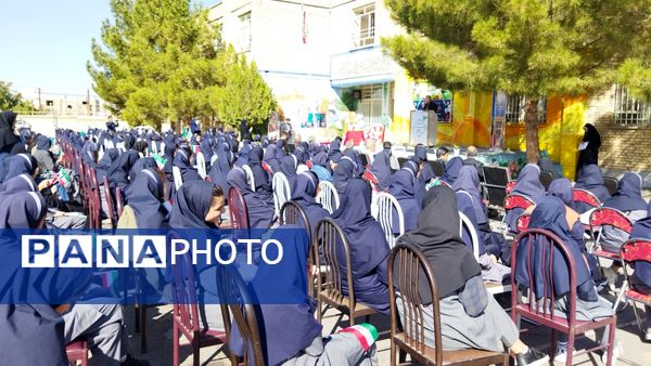 جشن عاطفه‌ها در مدارس اسکو