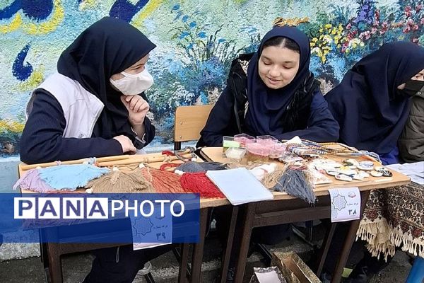 برگزاری بازارچه اقتصادی در دبیرستان شاهد تکتم