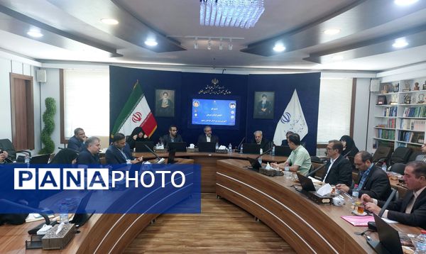 نشست هم اندیشی معاونت پرورشی و فرهنگی اداره‌کل آموزش و پرورش با حوزه معاونت پرورشی ناحیه 3 مشهد