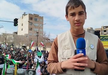 راهپیمایی ۲۲بهمن در شهرستان کاشمر با حضور اقشار مختلف مردم برگزار شد 