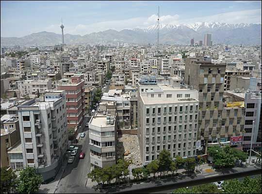 وزیر جدید مسکن، اجرای مالیات از خانه‌های خالی و تکمیل سامانه املاک و اسکان را در صدر اولویت‌های کاری خود قرار دهد