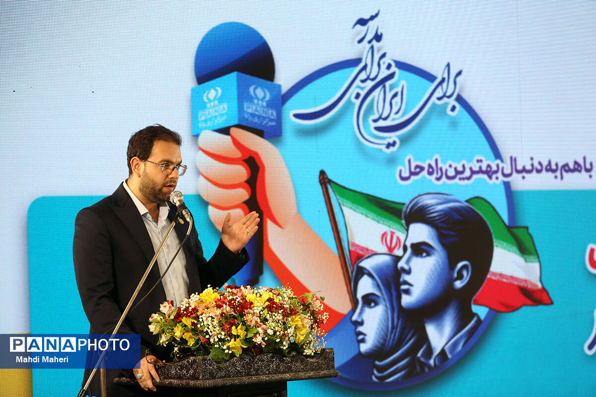 روایت امید ماموریت خبرنگاران دانش‌آموز/ آغاز فرایند حرفه‌ای‌سازی دانش‌آموزخبرنگاران با اردوهای مسئله‌محور/ تدوین نظام آموزشی مستمر برای خبرنگاران دانش‌آموز 