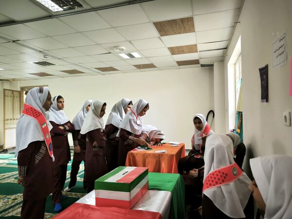 انتخابات شورای دانش آموزی در دبستان دخترانه شطیطه ۲
