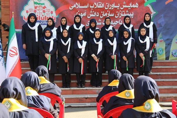 برگزاری همایش یاوران انقلاب در مدرسه حضرت ولیعصر(عج)