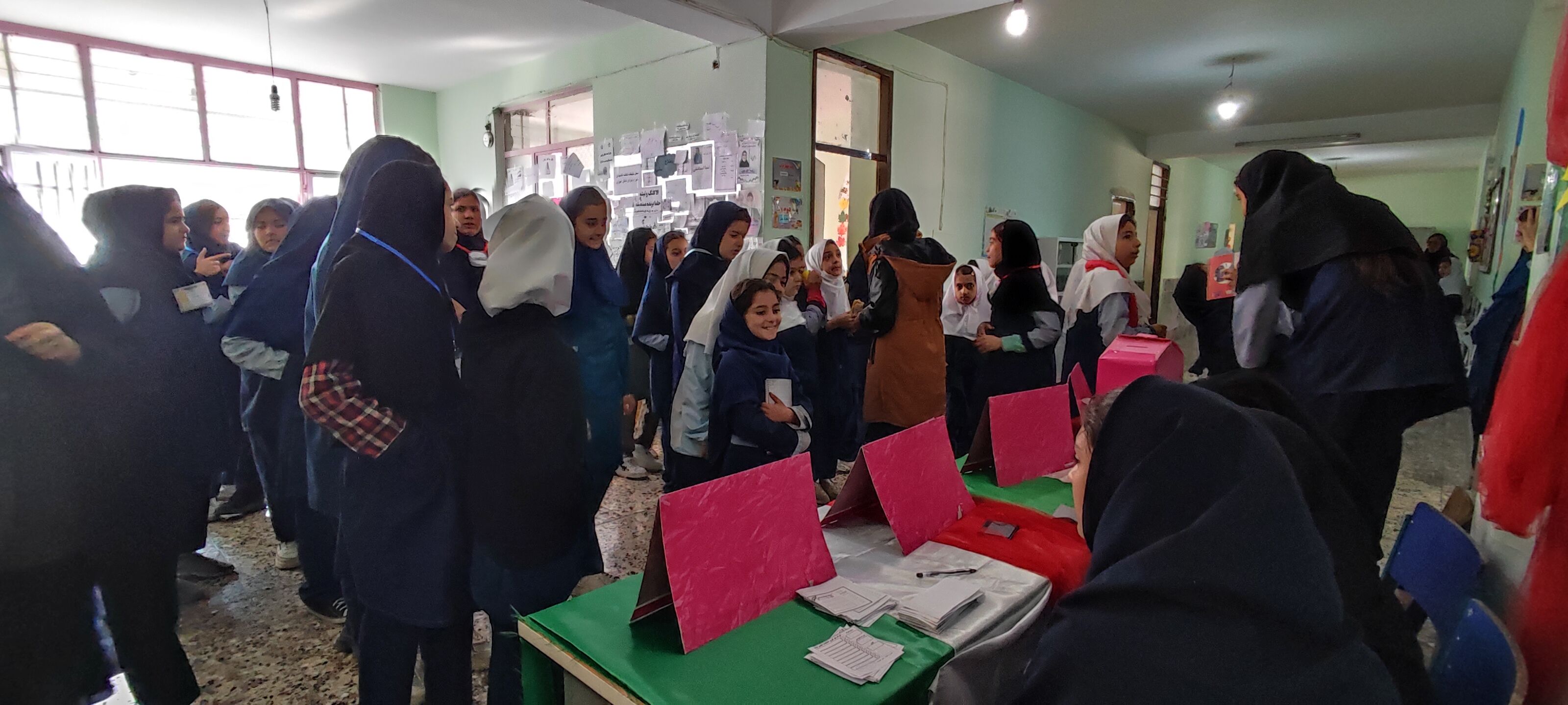 انتخابات شورای دانش‌آموزی در مدرسه شهید خاقانی شهرستان شیروان