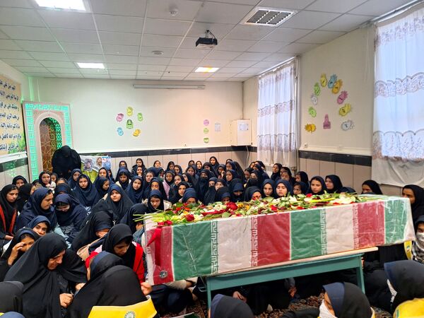 استقبال از شهید گمنام ، تجلی همبستگی و وحدت مردم در پاسداشت شهدا 