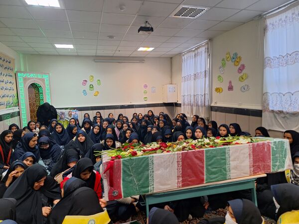 استقبال از شهید گمنام ، تجلی همبستگی و وحدت مردم در پاسداشت شهدا 