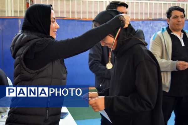 برگزاری مسابقه دو و میدانی در بهارستان‌2