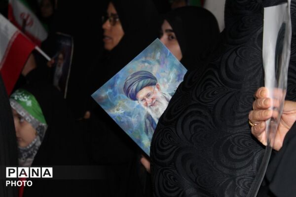مراسم سازمان دانش‌آموزی فاروج به یاد دانش‌آموزان شهید میناب