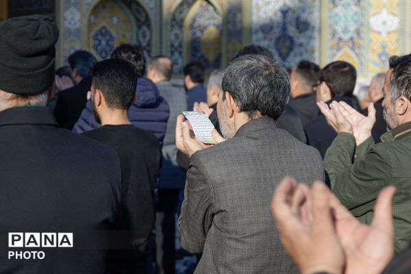 اقامه نماز عید فطر در حرم مطهر رضوی-۲
