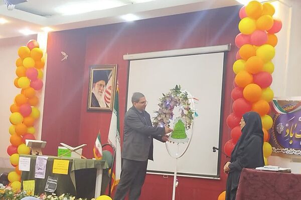 افتتاحیه مسابقات درس‌هایی از قرآن در دبیرستان راضیه شکرایی ناحیه دو شهرری 