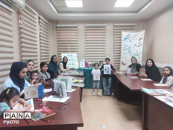 برگزاری نشست «خانواده کتاب‌خوان» در کتابخانه الزهرا(س) حاجی‌آباد