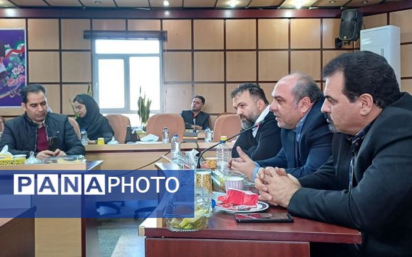 نشست صمیمی فرماندار شهریار با اصحاب رسانه و فعالان فضای مجازی