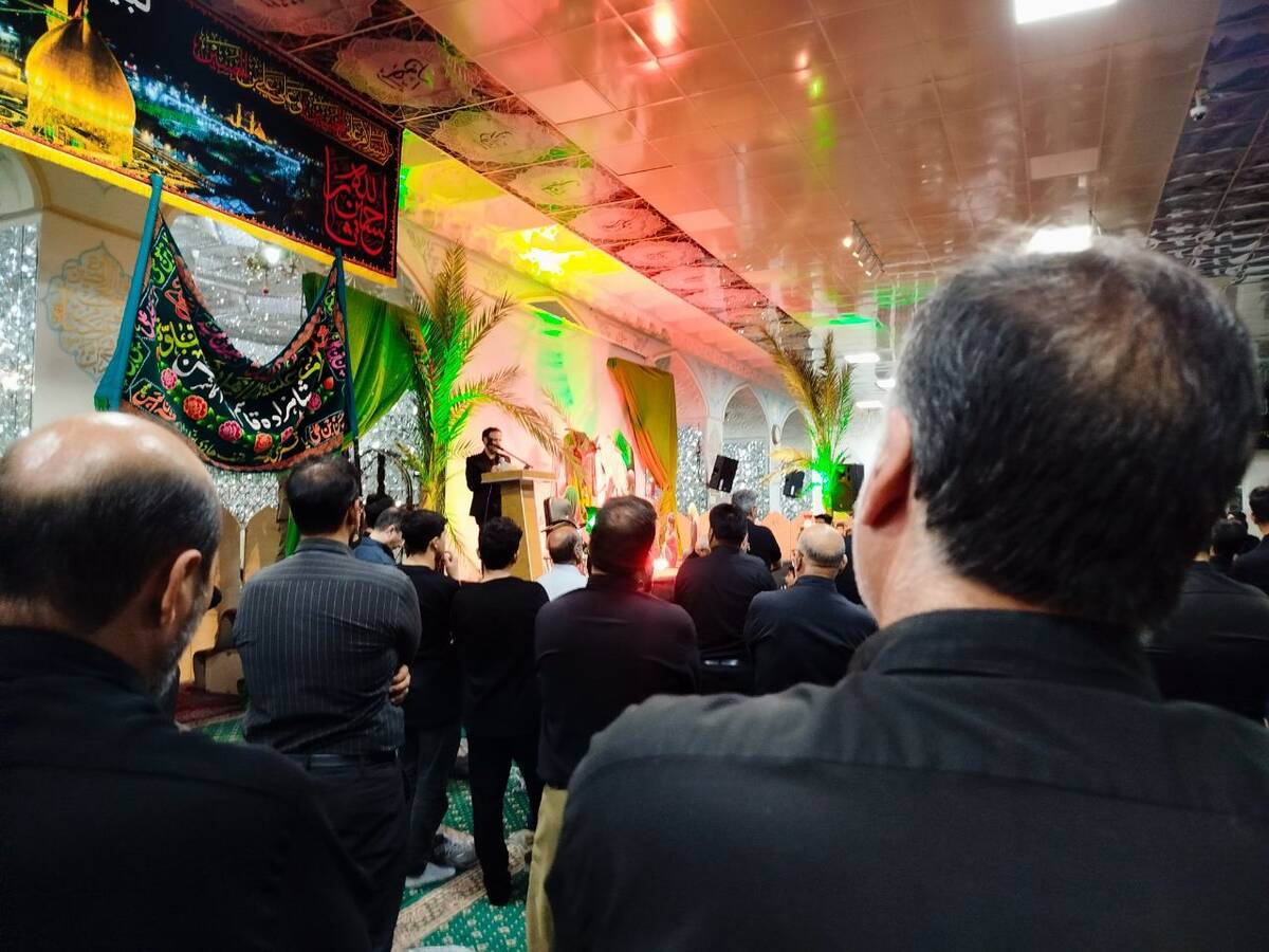 اجتماع عزاداران در جوار امامزاده سید حمزه کاشمر به مناسبت شام غریبان