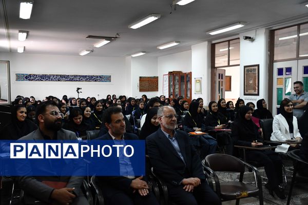 استقبال با شکوه از دانش‌آموز قهرمان و مربیان آموزش و پرورش عشایر فارس