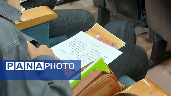 محفل مشاعره و توفان واژه‌ها در تهران