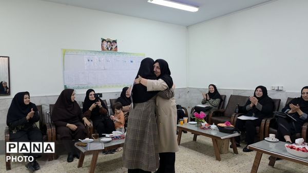 دبیرستان فاطمه‌الزهرا میزبان آیین خاطره‌سازان